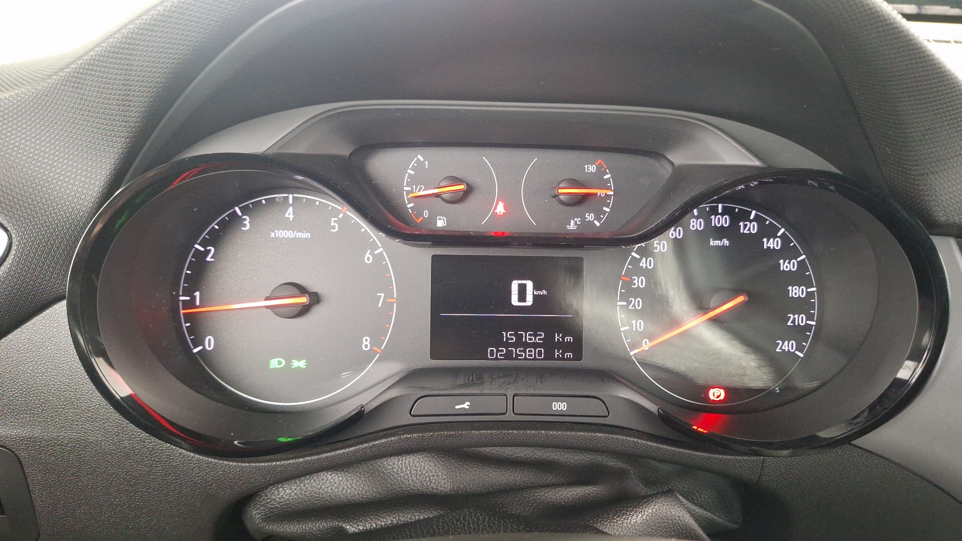 Opel Crossland — foto 9 de 15