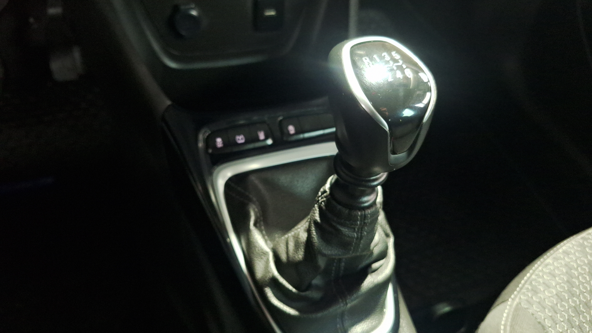 Opel Crossland — foto 11 de 15