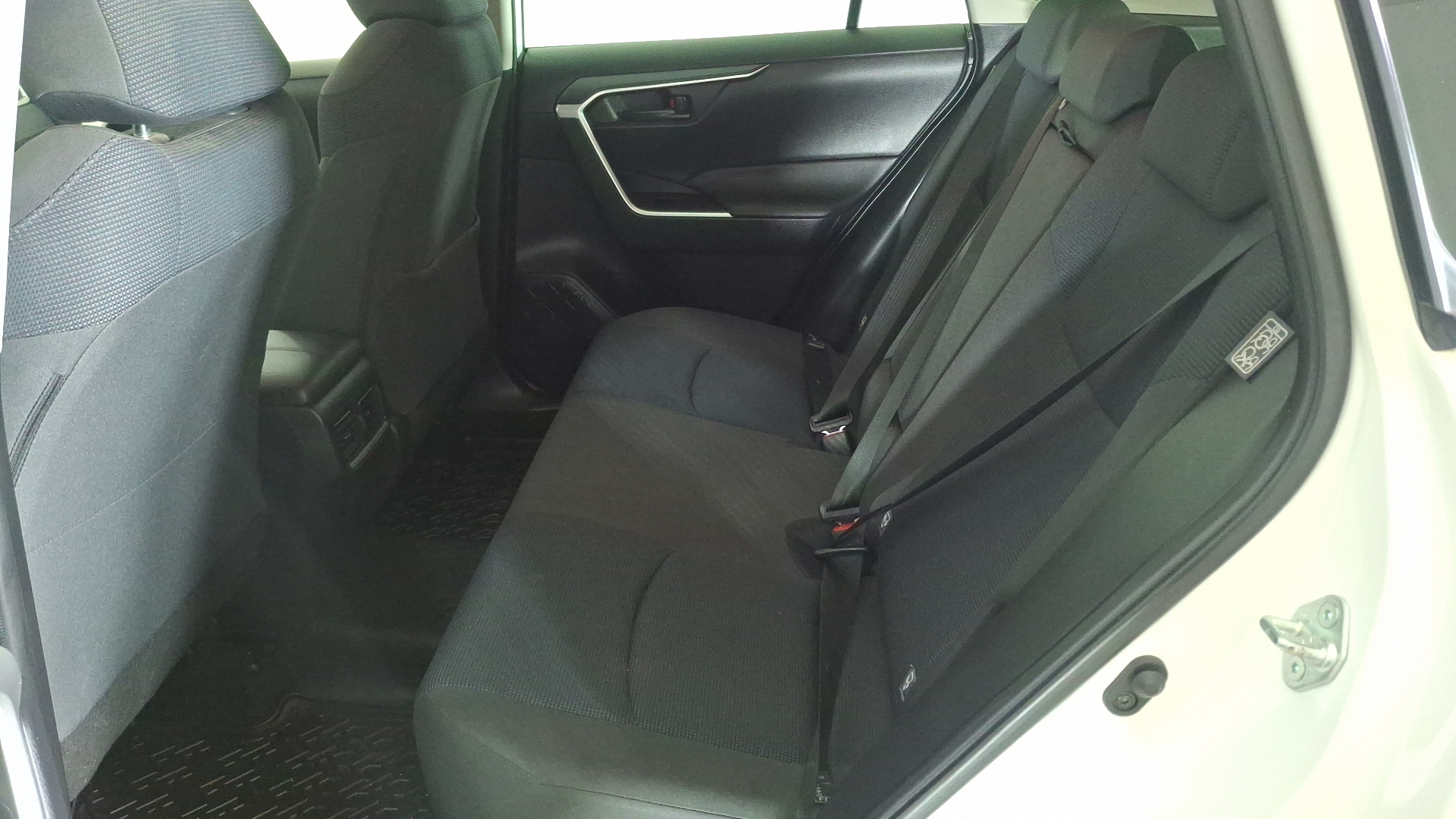 Toyota RAV4 — foto 11 de 13