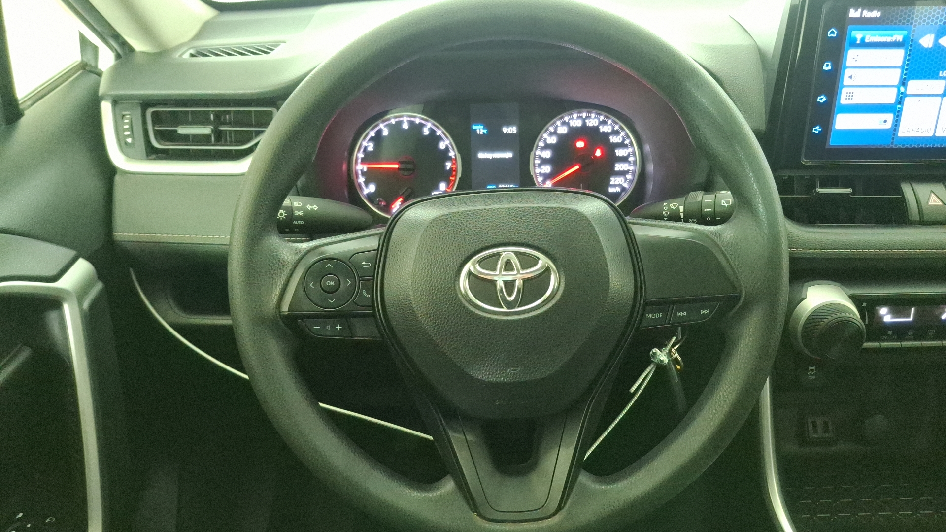 Toyota RAV4 — foto 5 de 13