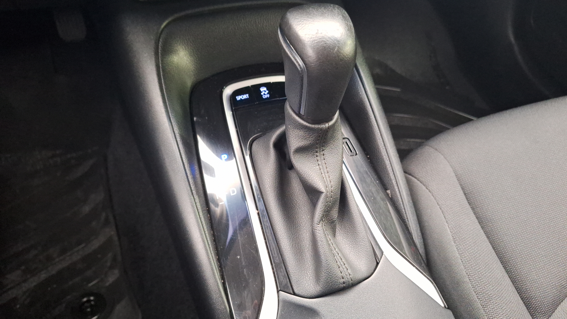 Toyota Corolla — foto 11 de 15