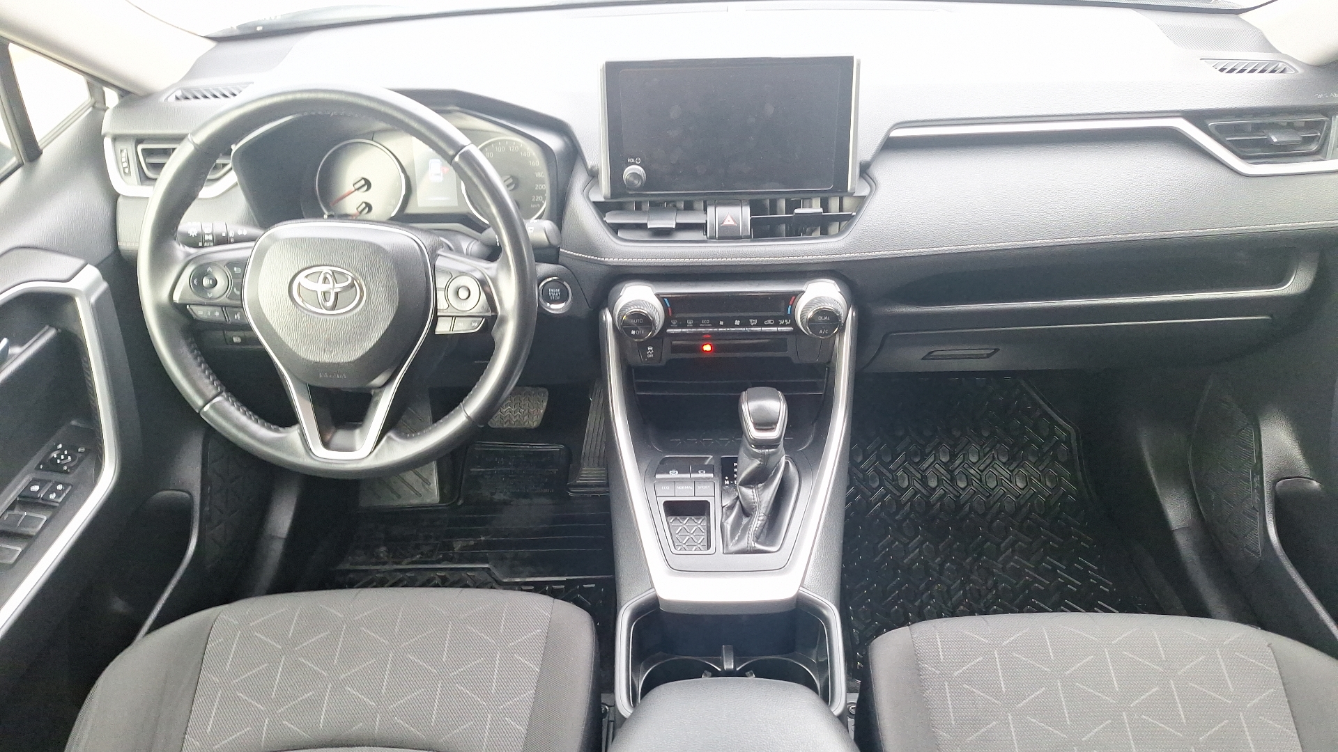 Toyota RAV4 — foto 6 de 15