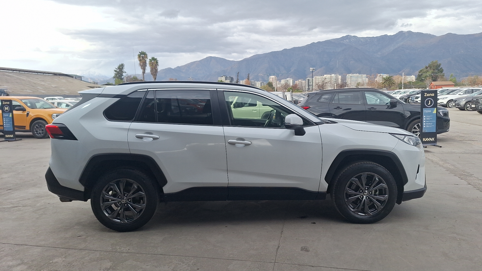 Toyota RAV4 — foto 5 de 15