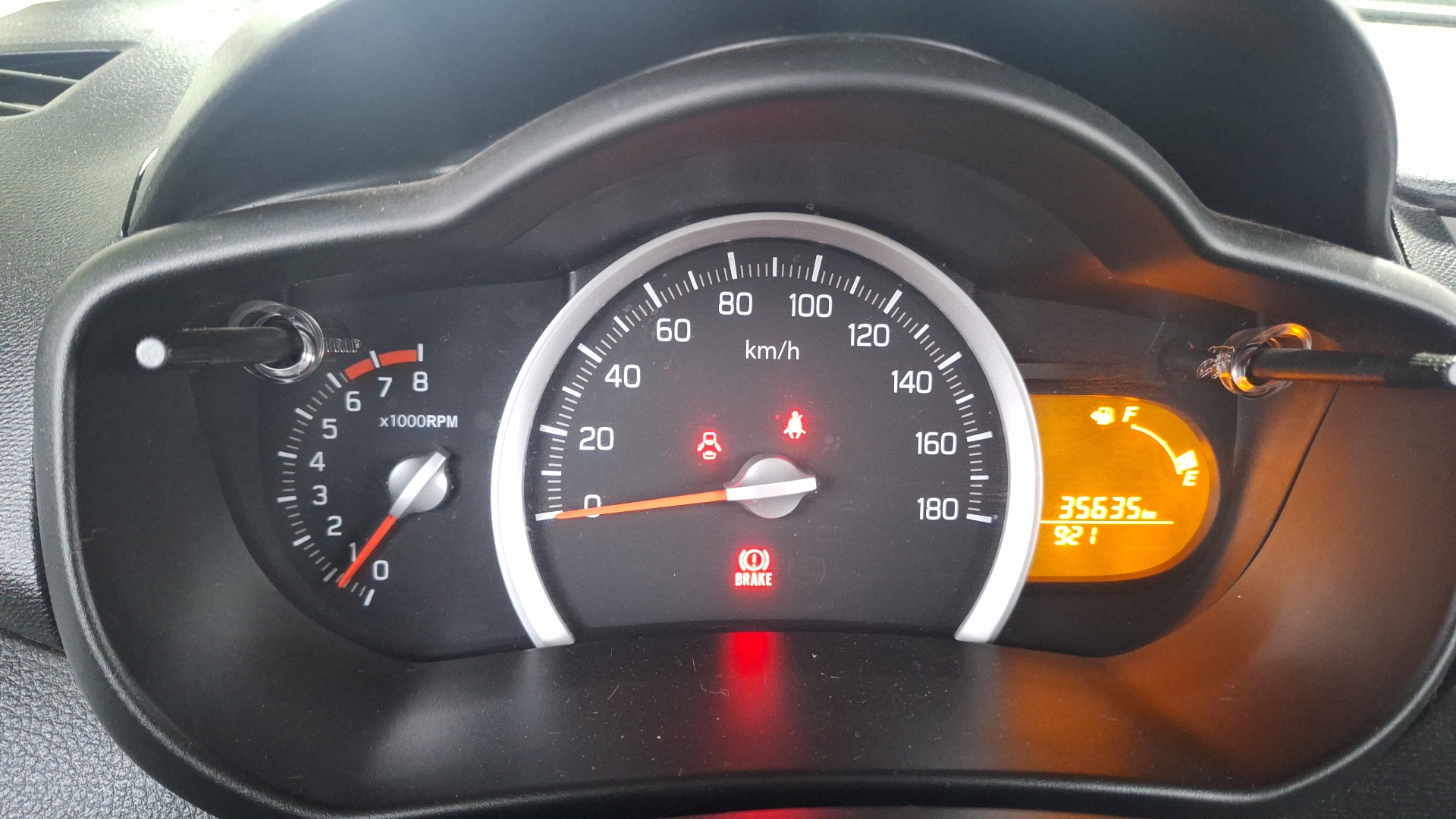 Suzuki Celerio — foto 9 de 14