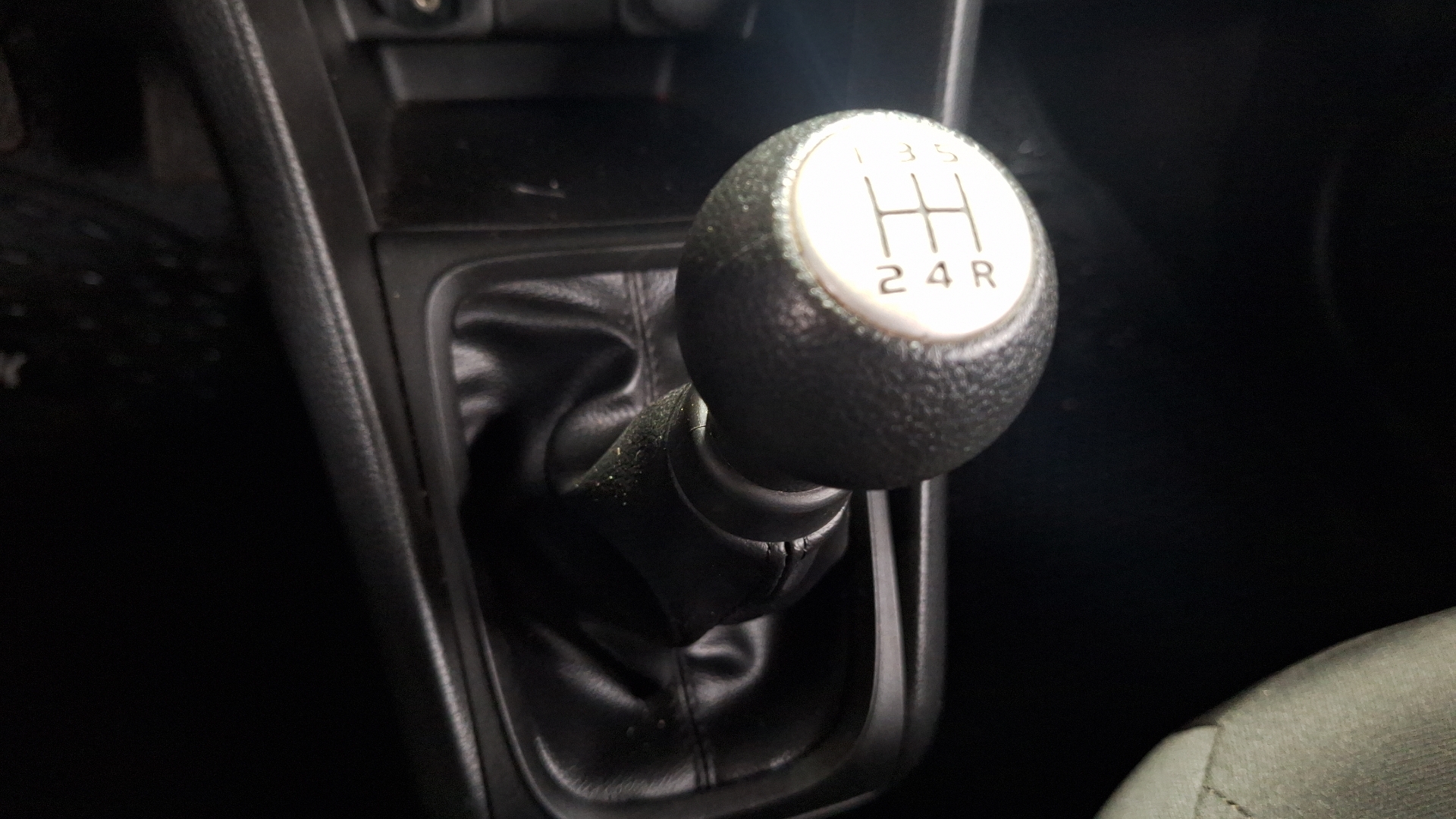 Suzuki Celerio — foto 11 de 14