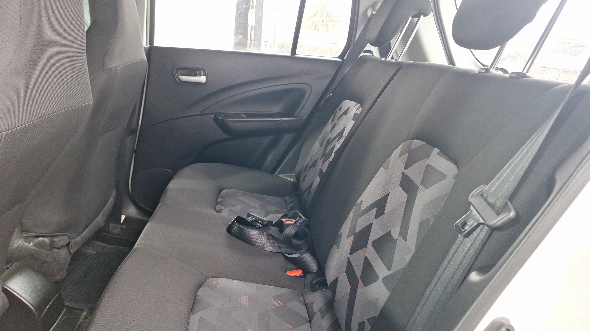 Suzuki Celerio — foto 12 de 14