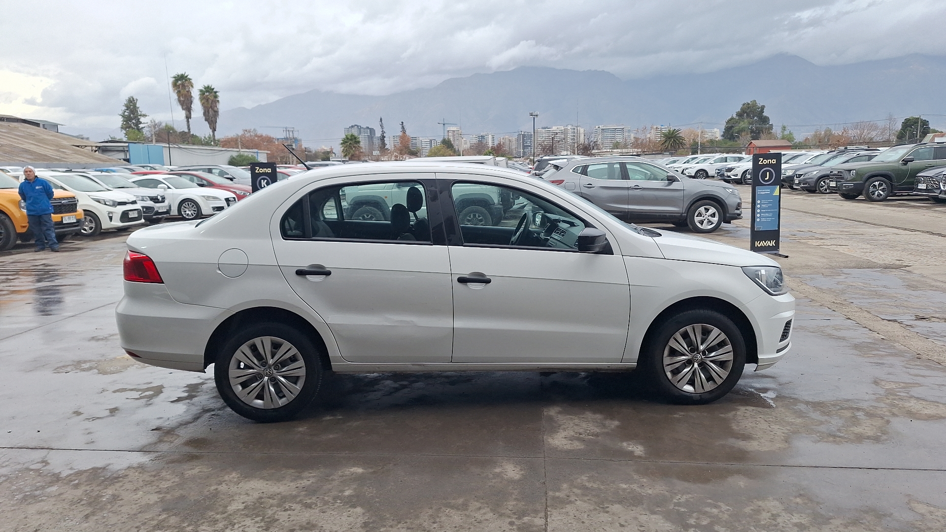 Volkswagen Voyage — foto 5 de 14