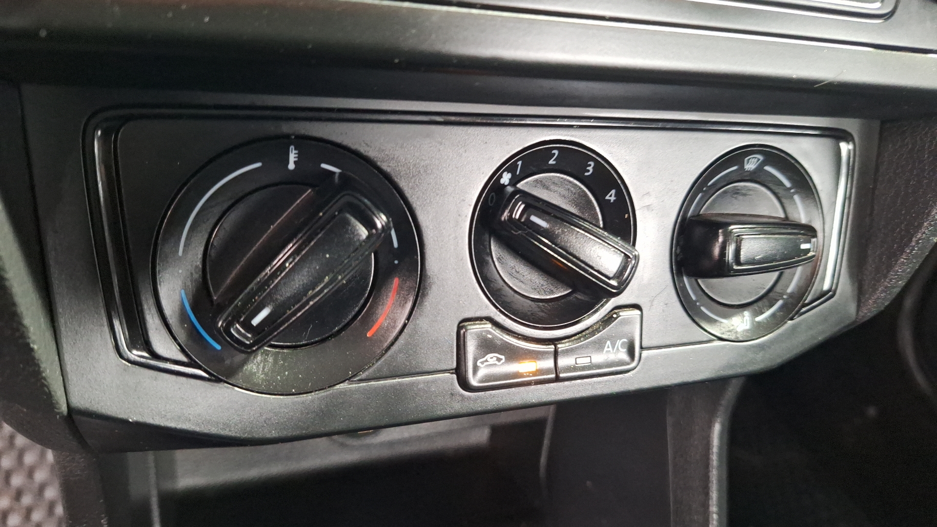 Volkswagen Voyage — foto 14 de 14