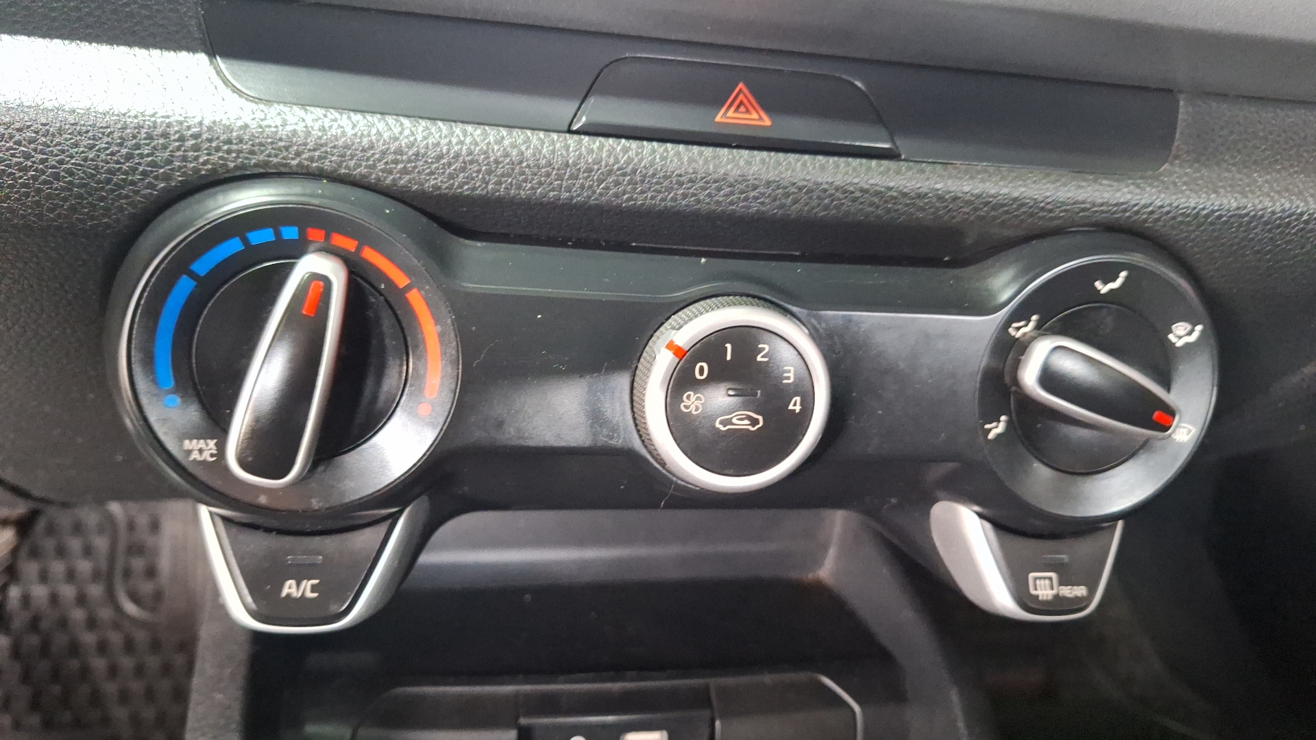 KIA Rio4 — foto 15 de 15
