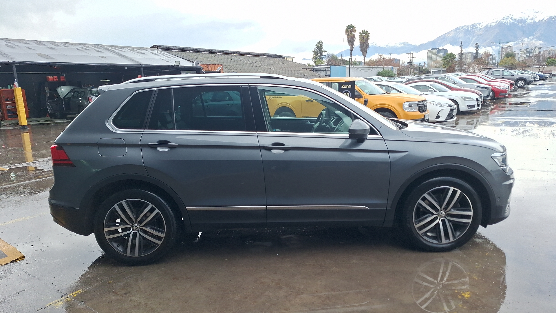 Volkswagen Tiguan — foto 5 de 16
