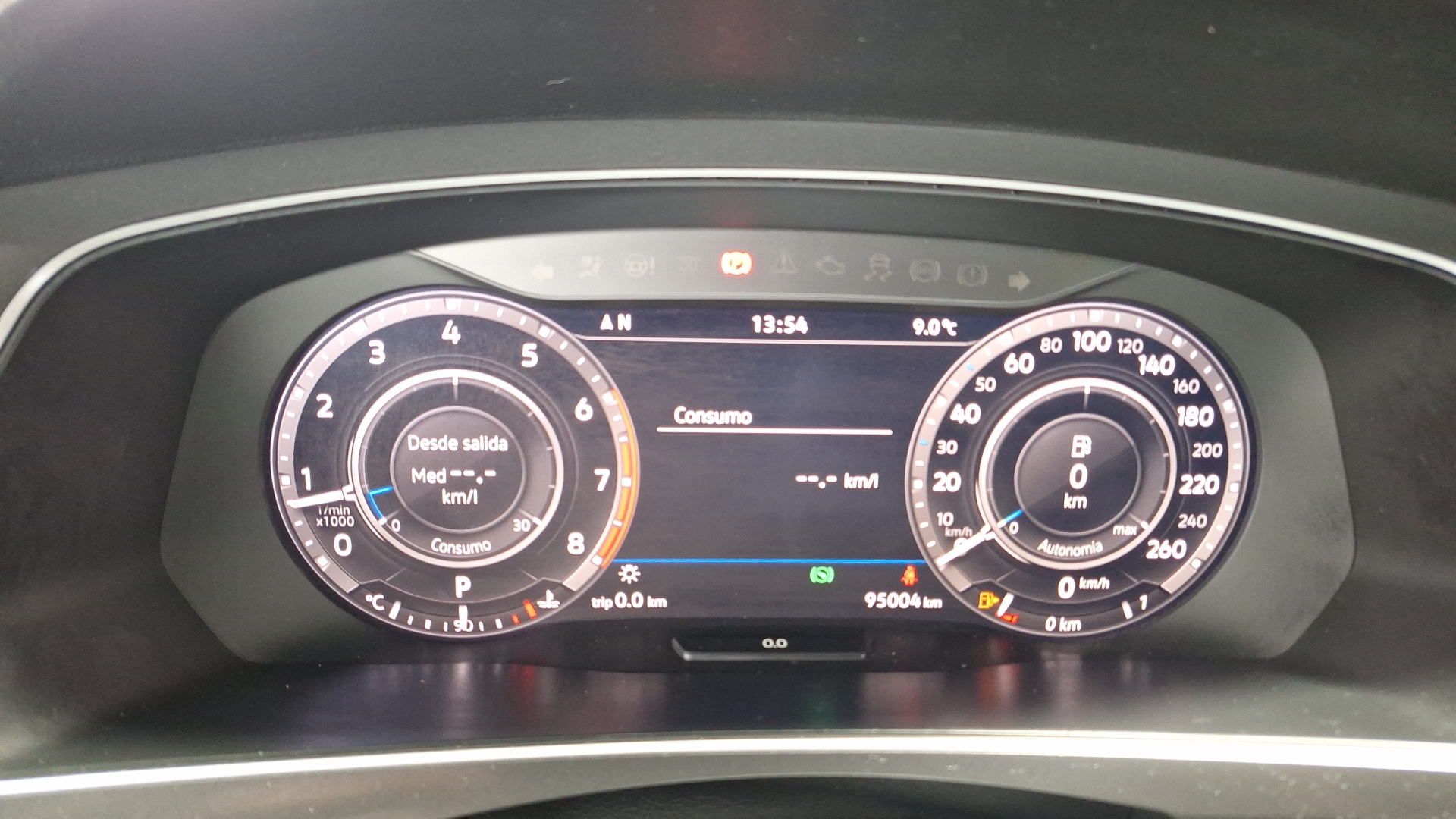 Volkswagen Tiguan — foto 9 de 16