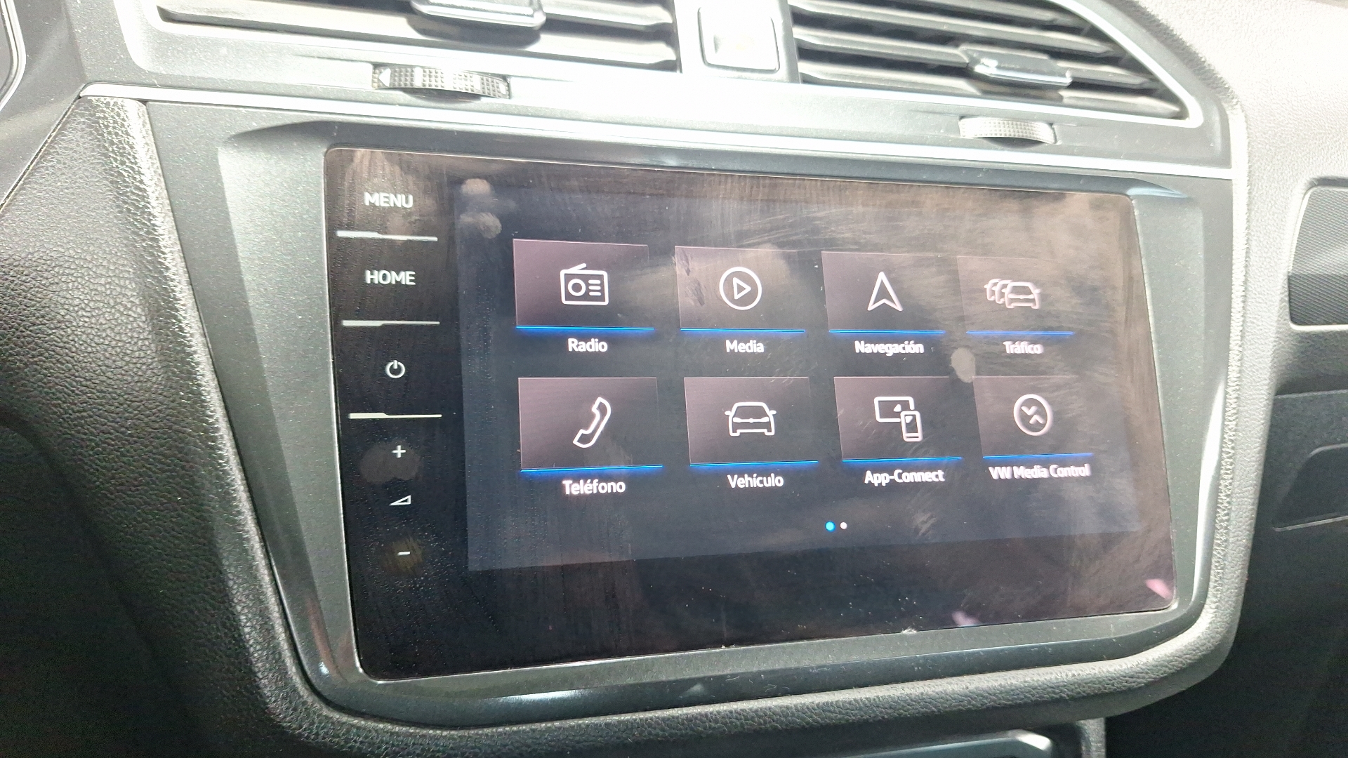 Volkswagen Tiguan — foto 10 de 16