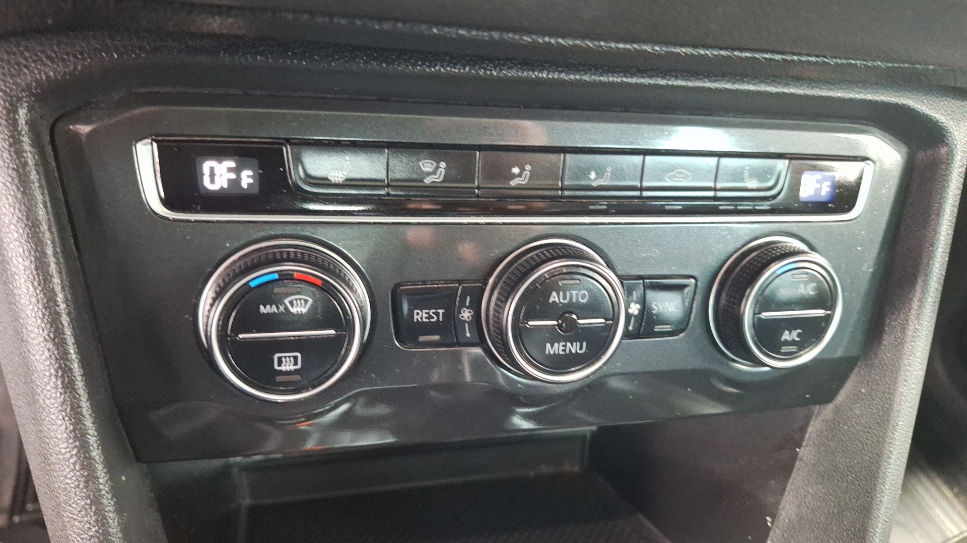 Volkswagen Tiguan — foto 16 de 16