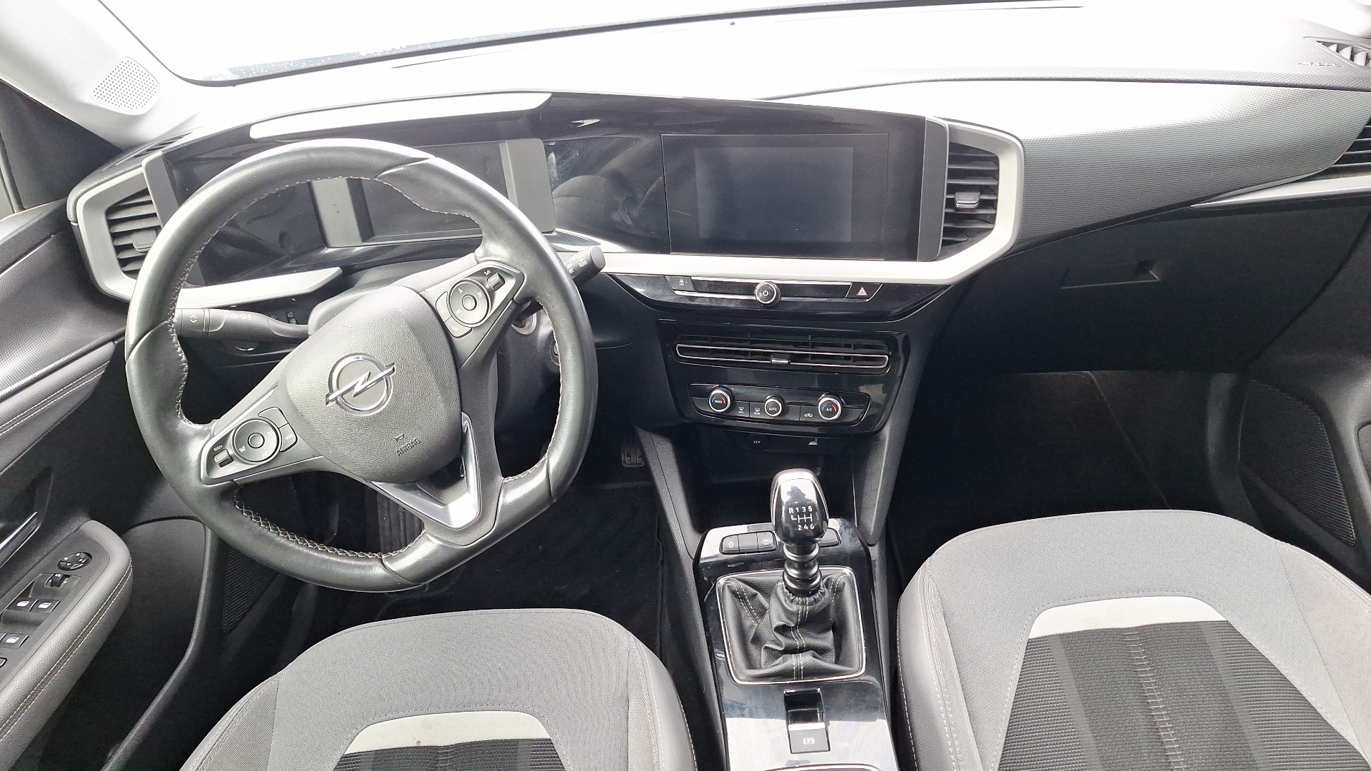 Opel Mokka — foto 6 de 15