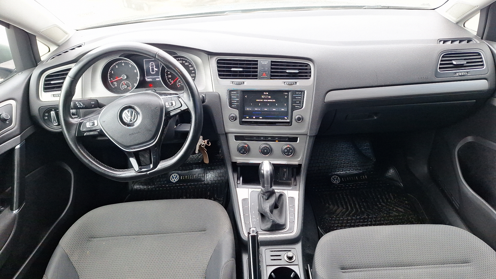 Volkswagen Golf — foto 6 de 14