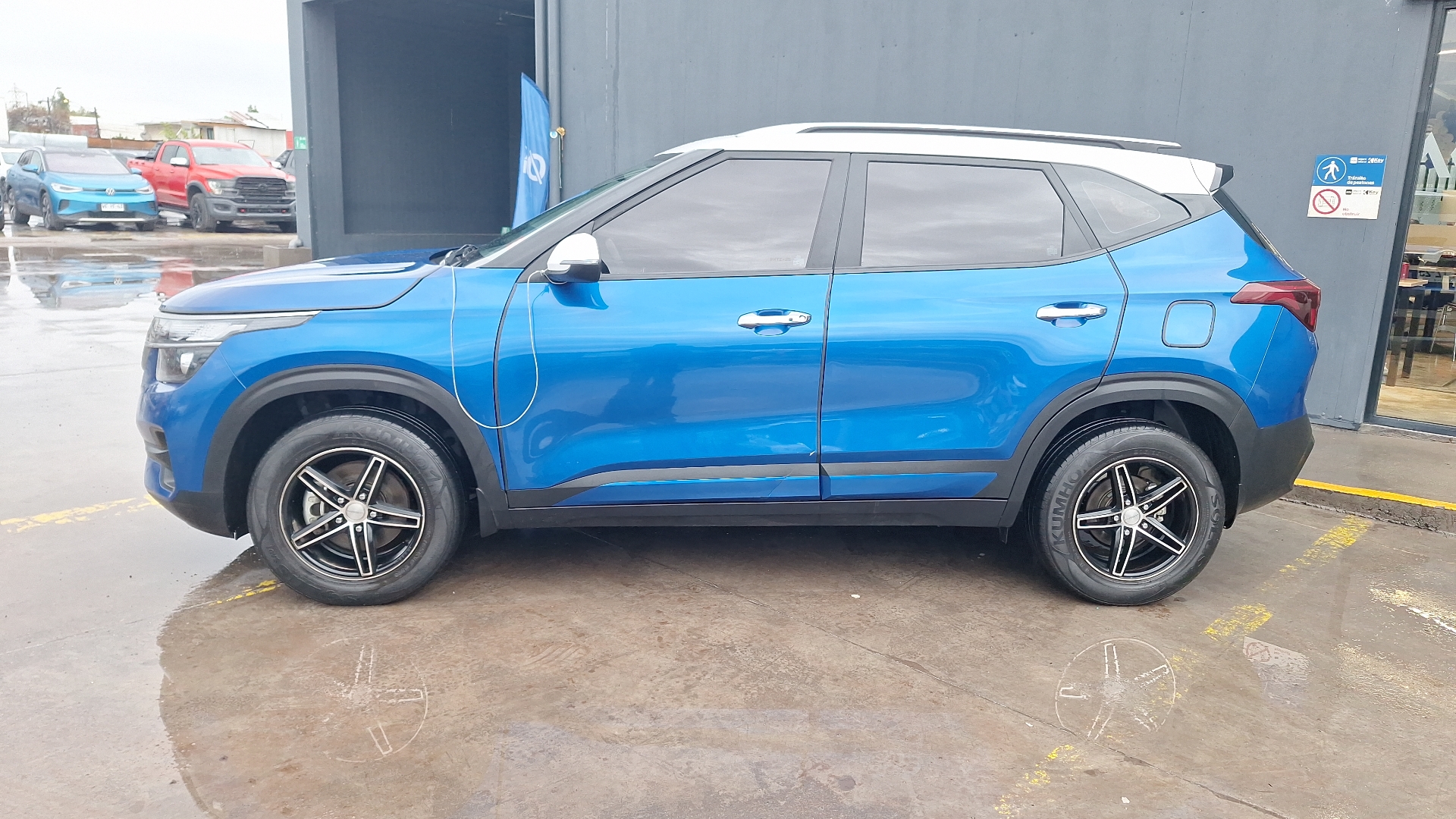 KIA Seltos — foto 2 de 15