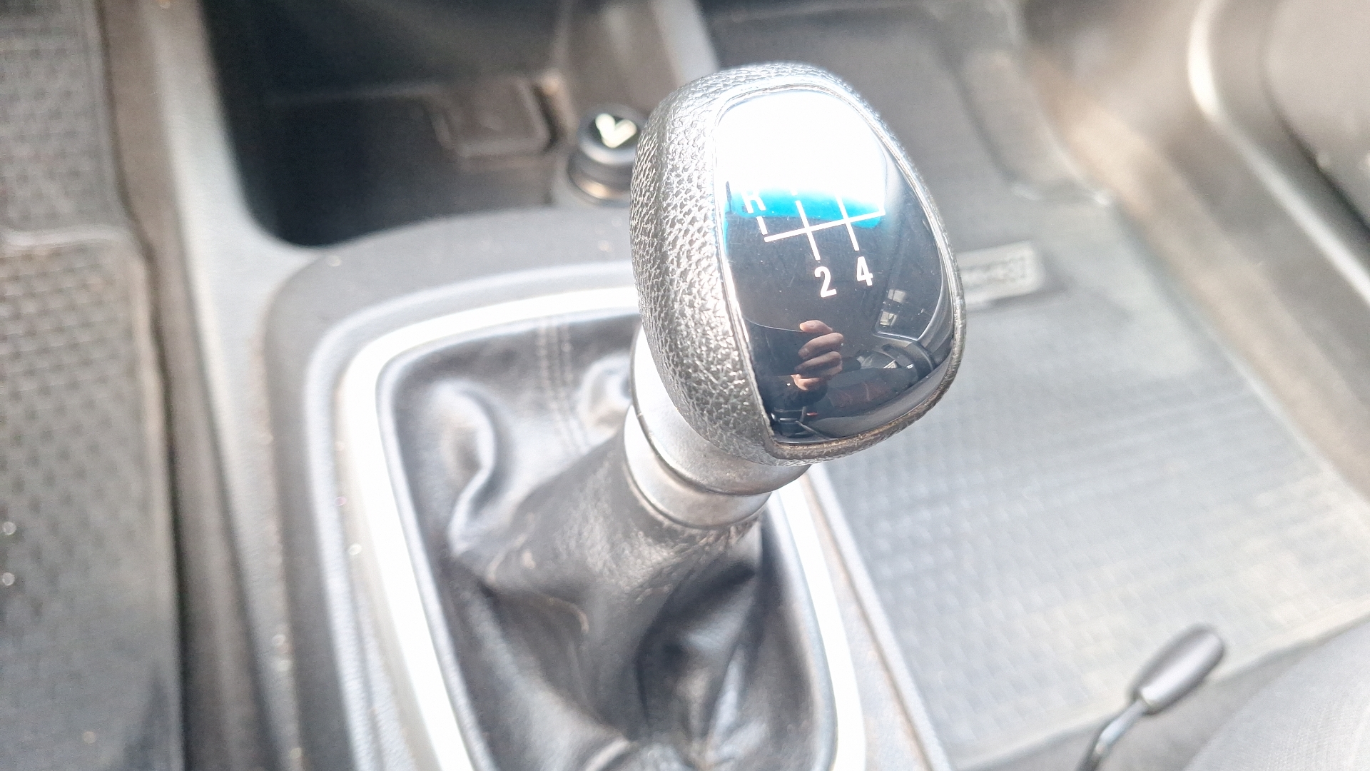 Chevrolet Sail — foto 11 de 14