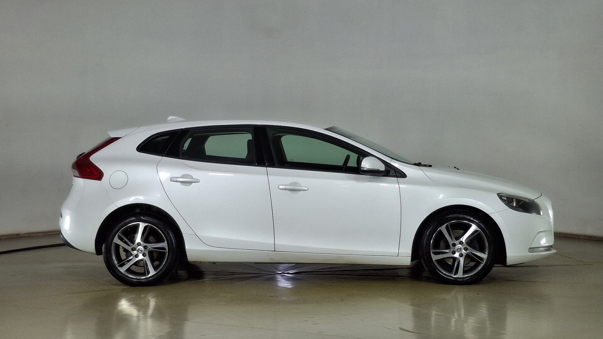 Volvo V40 — foto 4 de 15