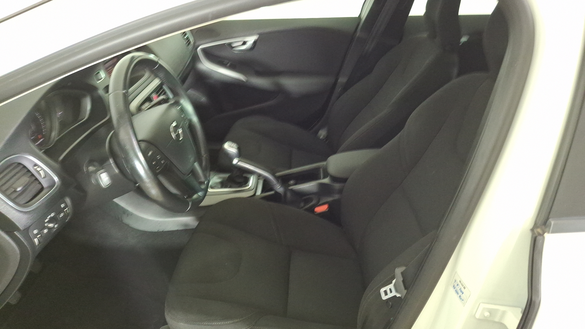 Volvo V40 — foto 12 de 15