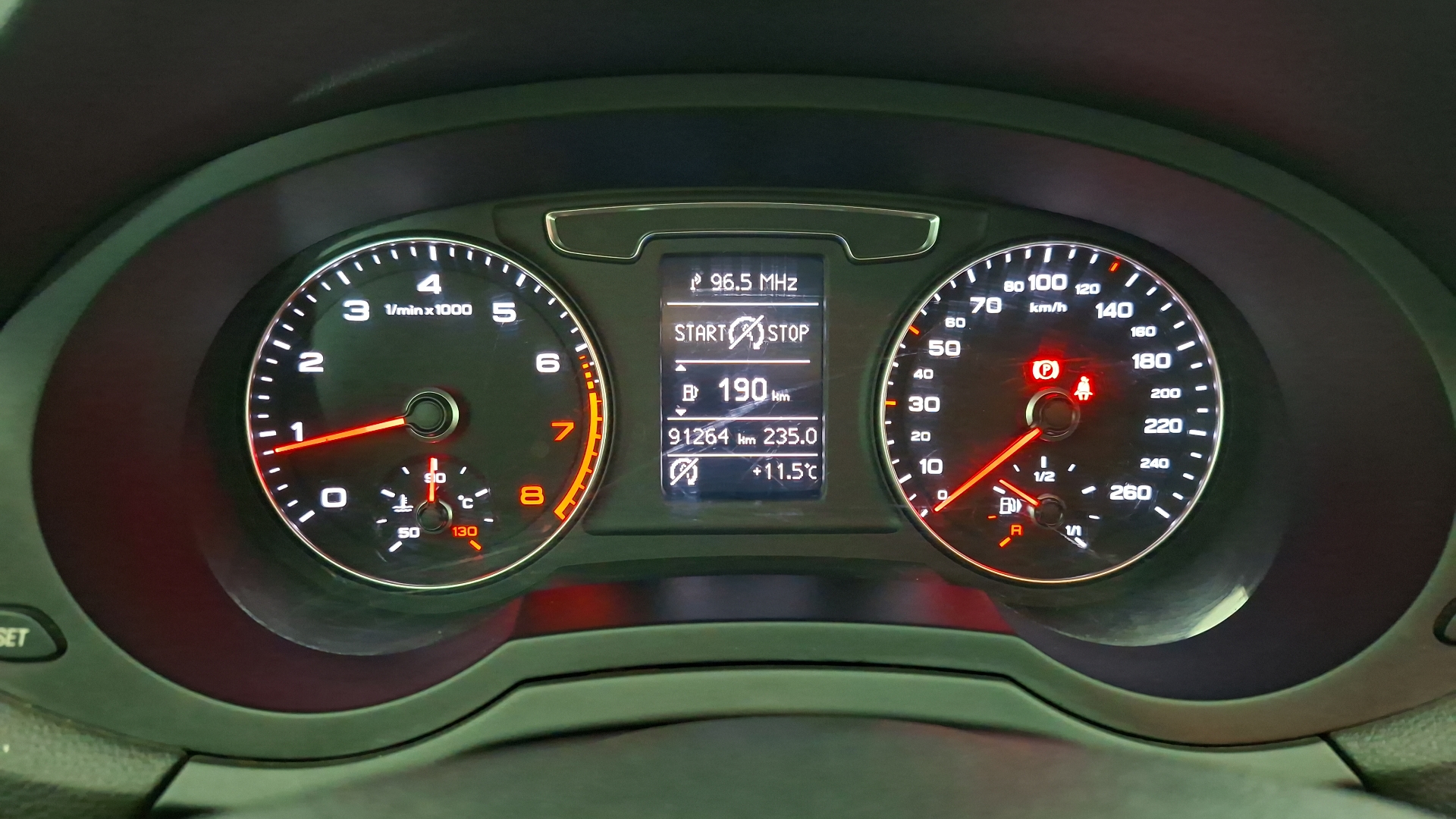 Audi Q3 — foto 10 de 17