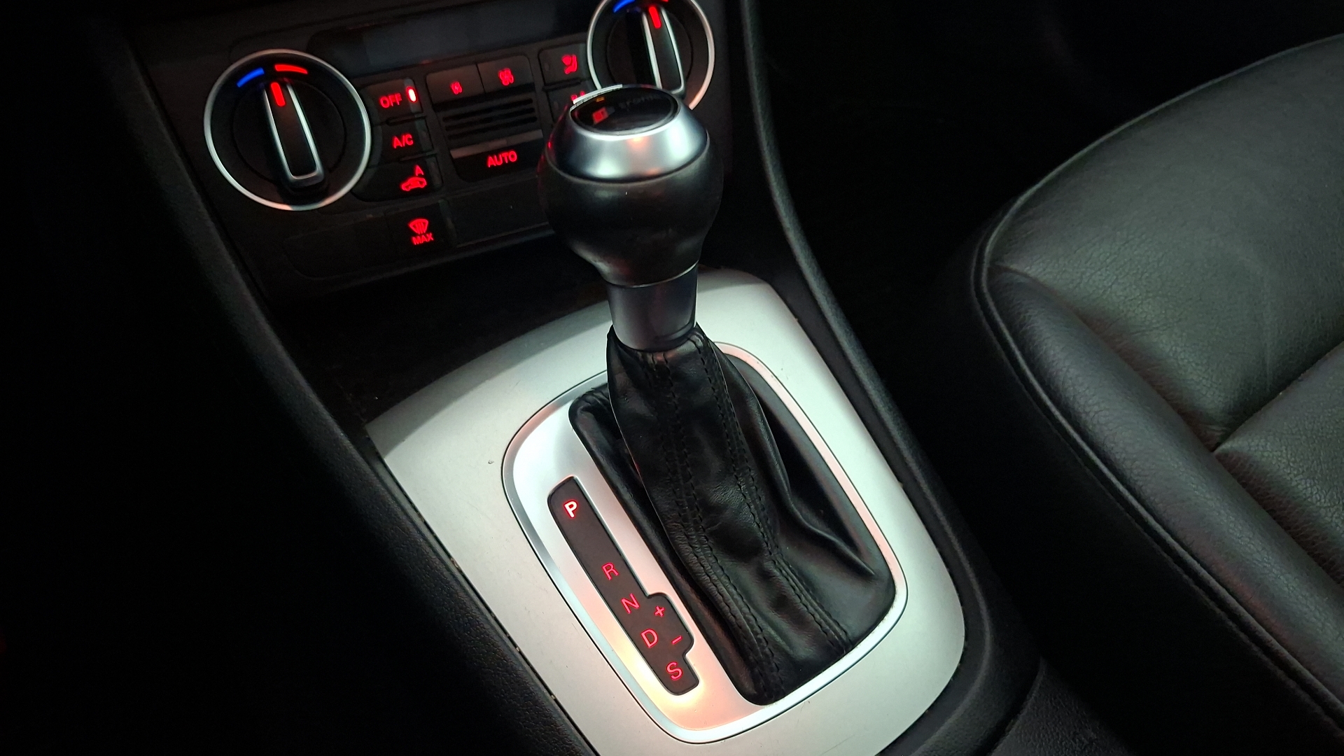 Audi Q3 — foto 12 de 17