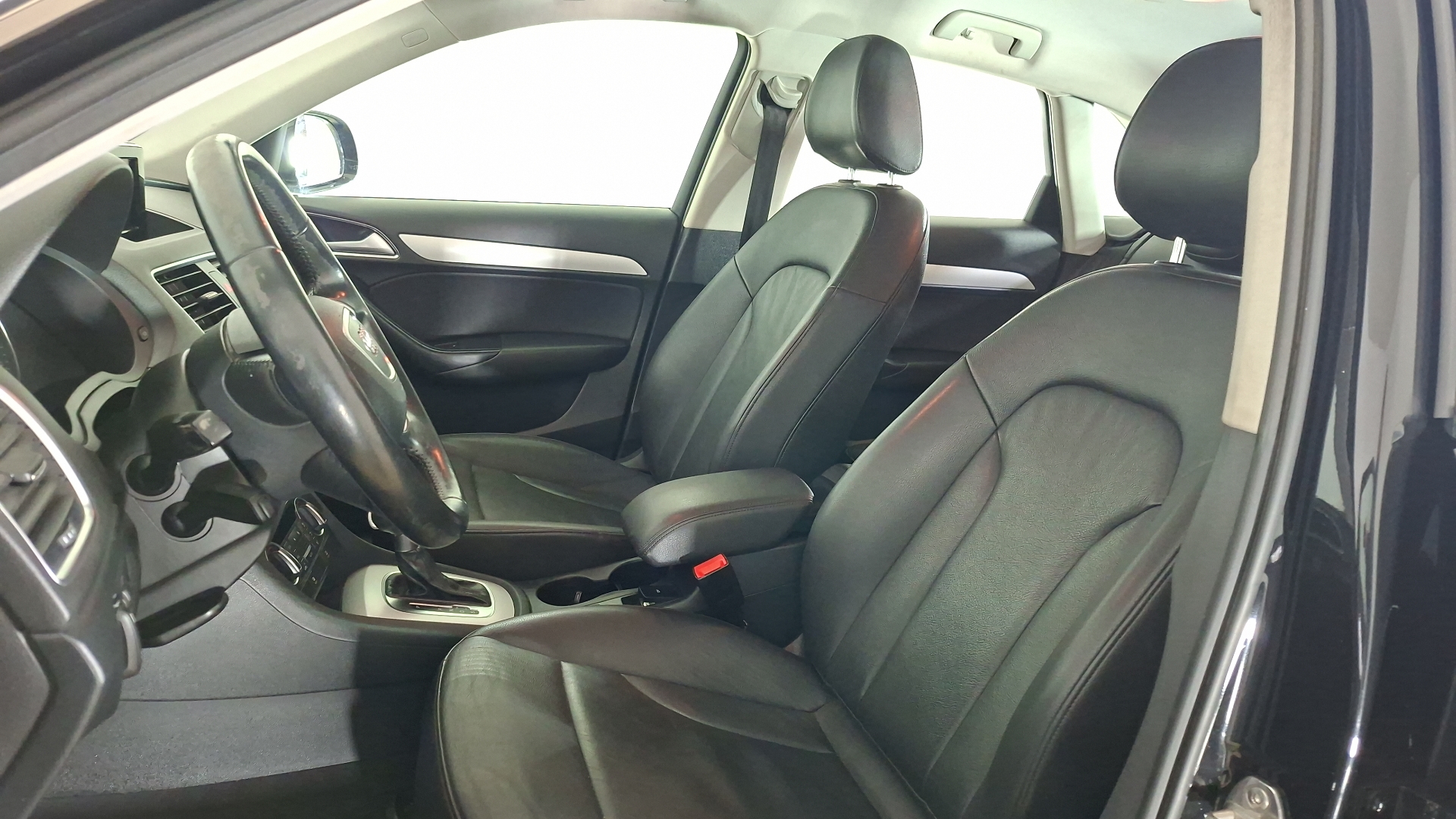Audi Q3 — foto 14 de 17