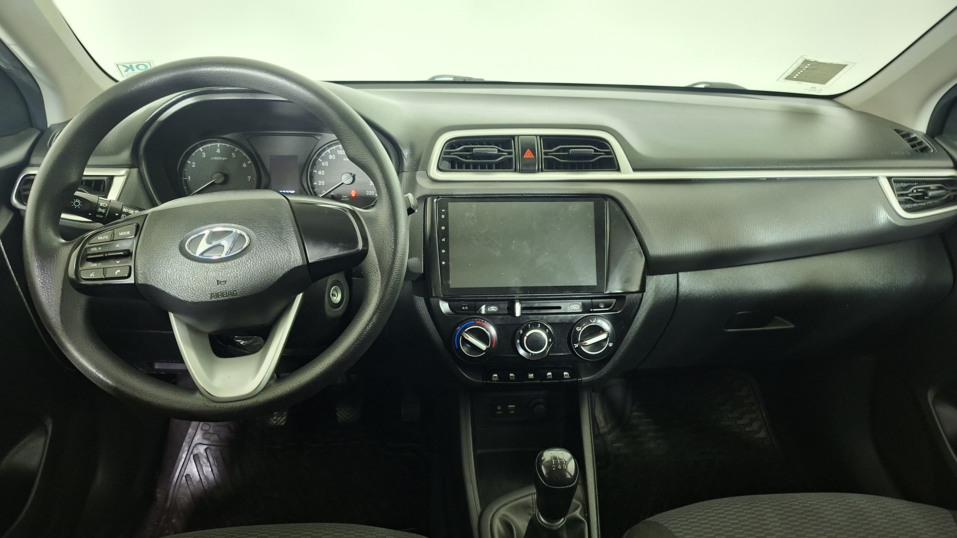Hyundai Verna — foto 8 de 17