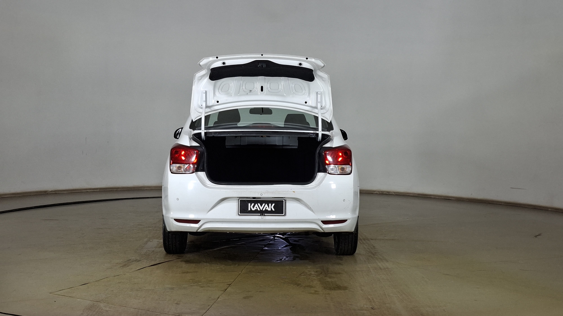 Hyundai Verna — foto 6 de 17