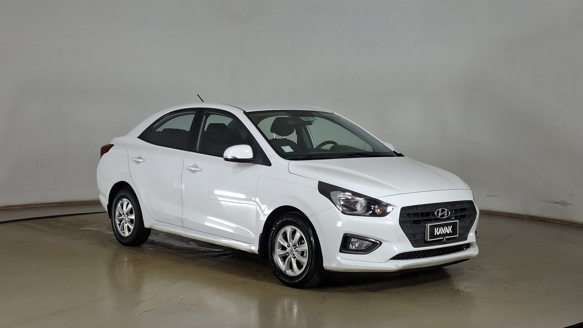 Hyundai Verna — foto 3 de 17