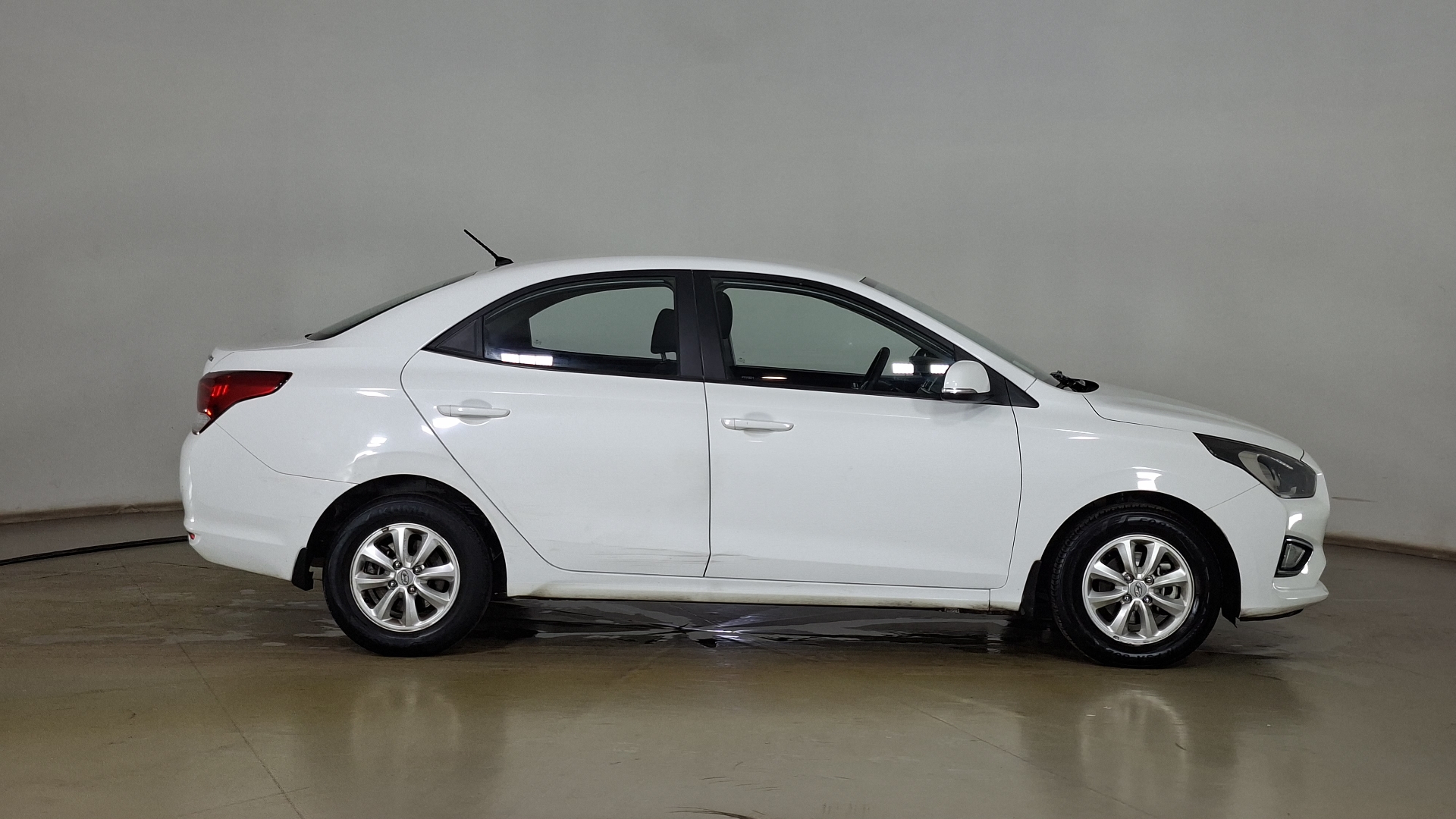 Hyundai Verna — foto 4 de 17