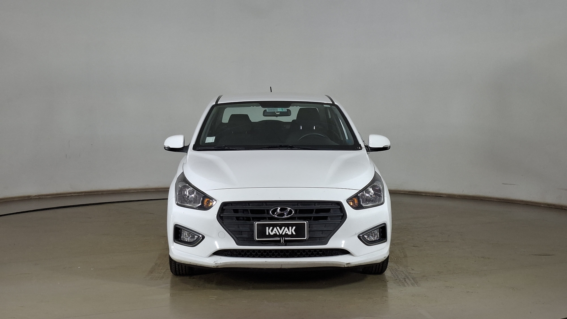 Hyundai Verna — foto 2 de 17