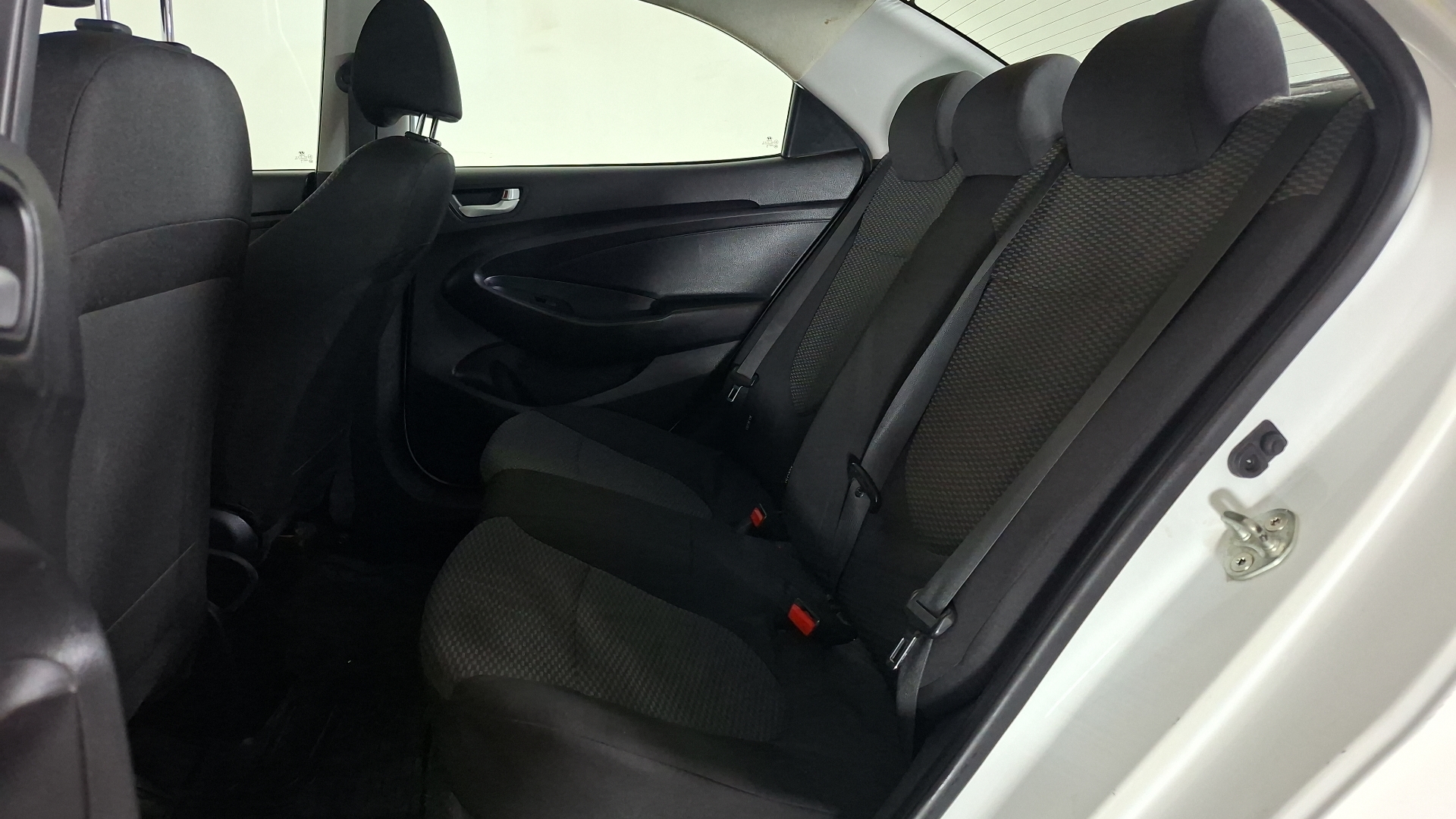 Hyundai Verna — foto 14 de 17