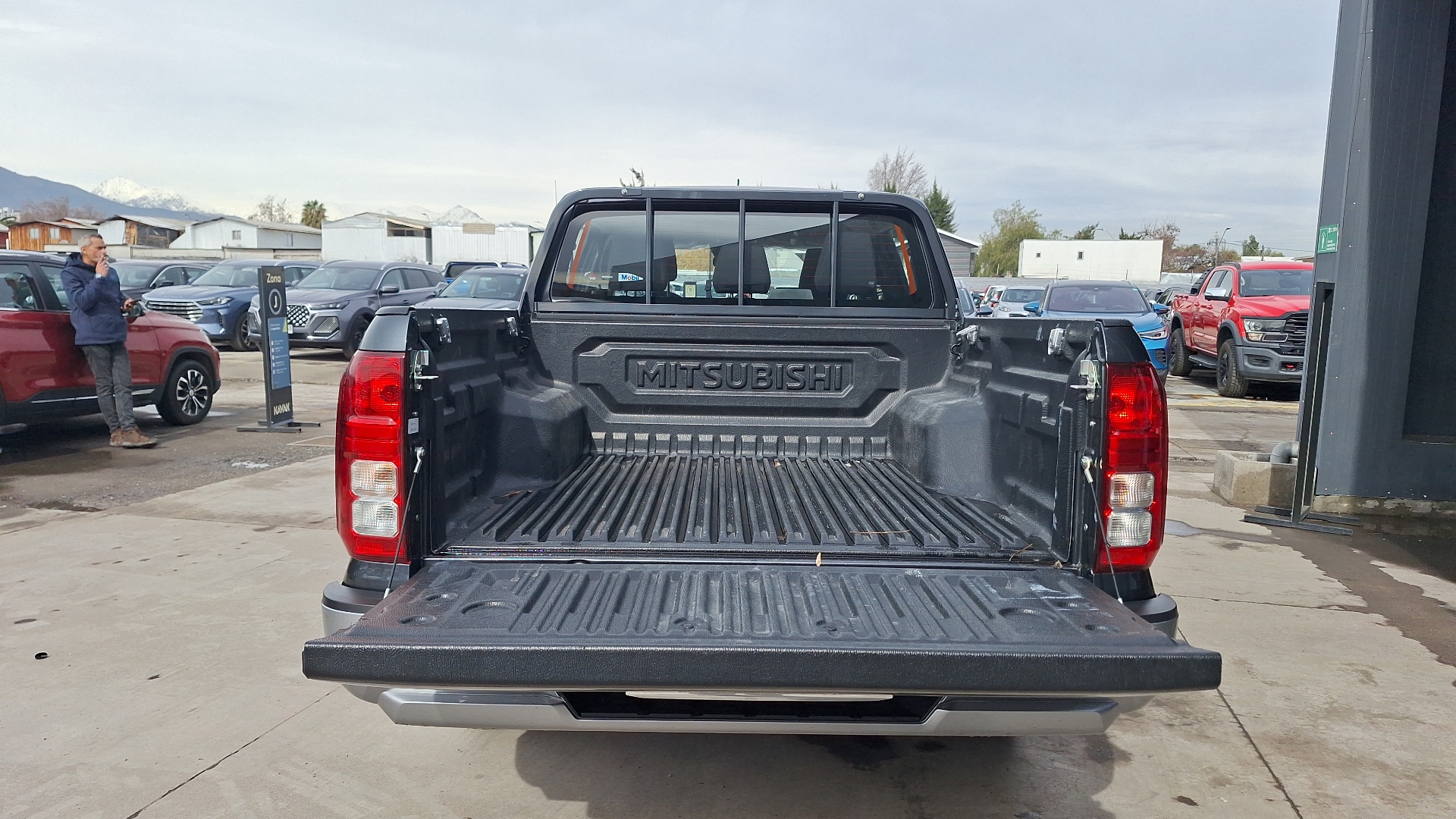 Mitsubishi L200 — foto 4 de 15