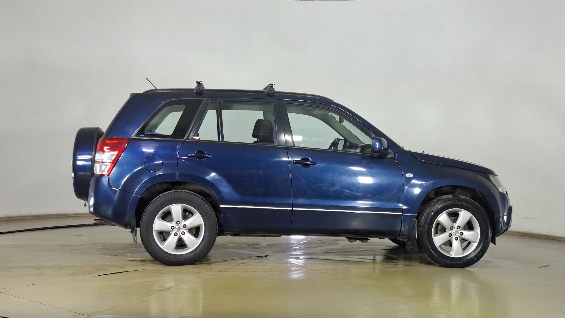 Suzuki Grandnomade — foto 4 de 15