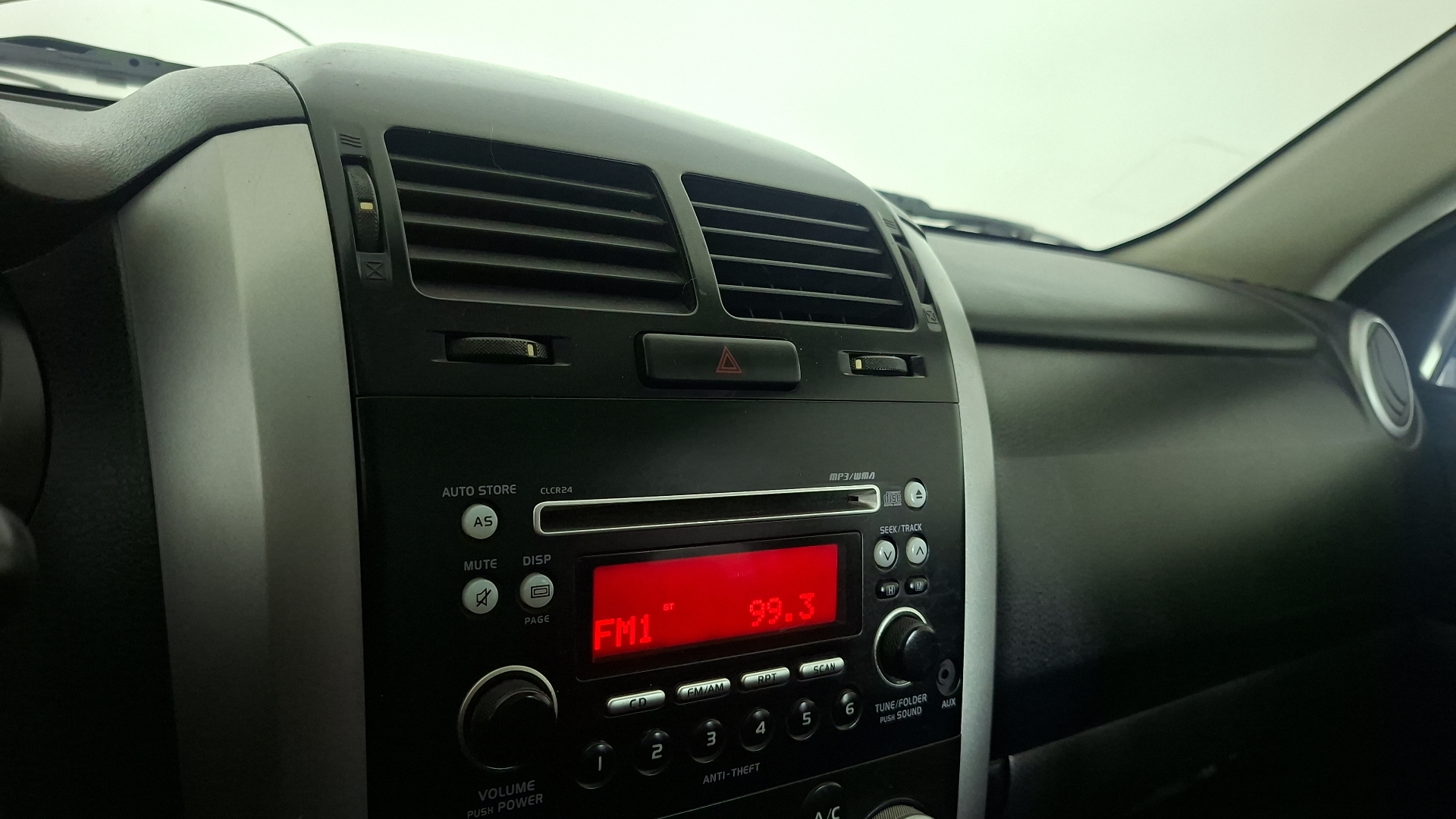 Suzuki Grandnomade — foto 10 de 15