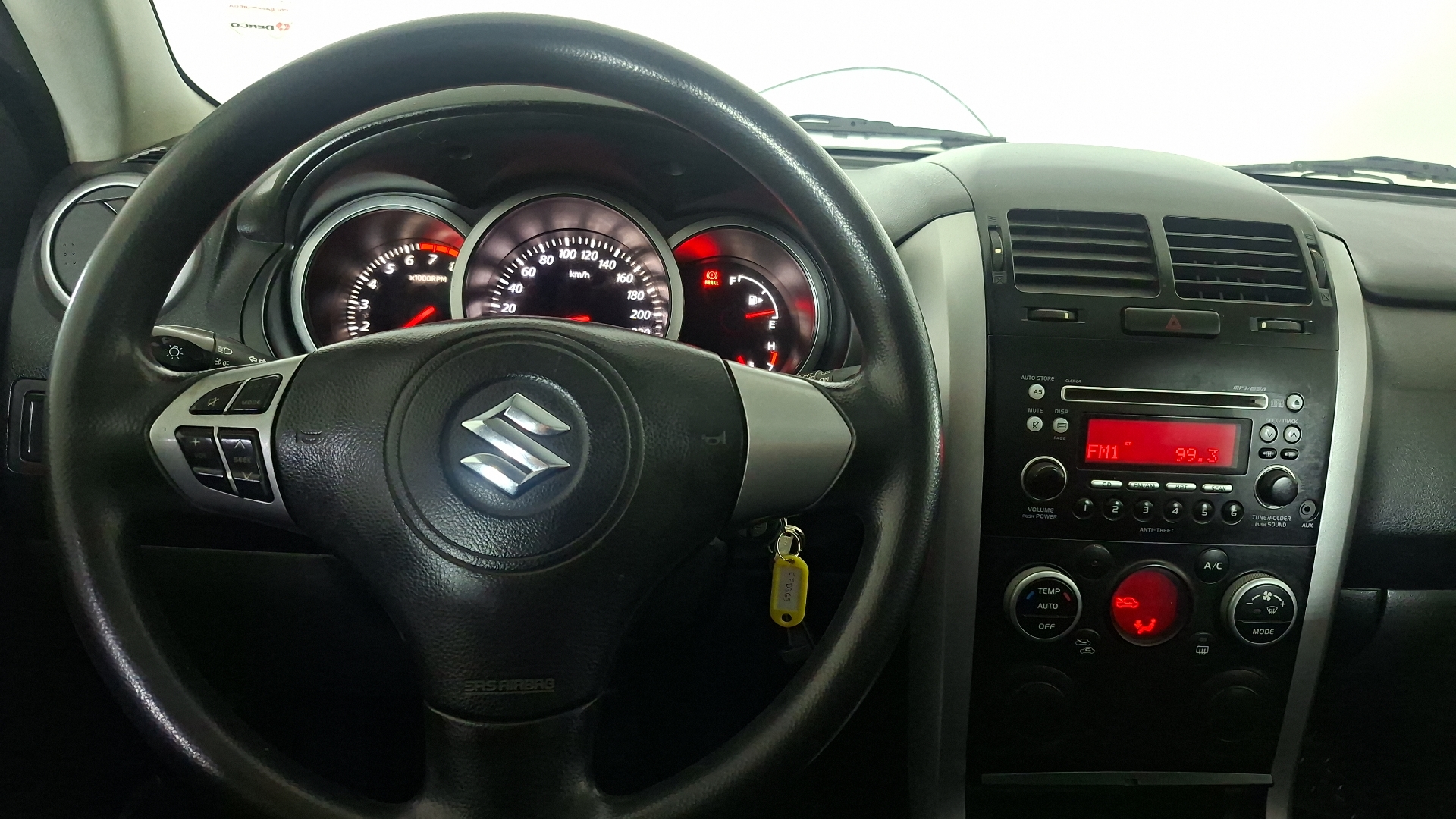 Suzuki Grandnomade — foto 8 de 15