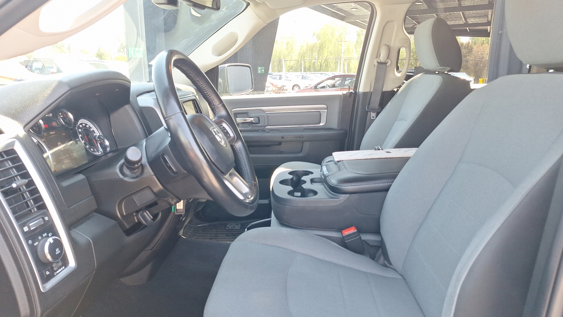 RAM 1500 — foto 12 de 14