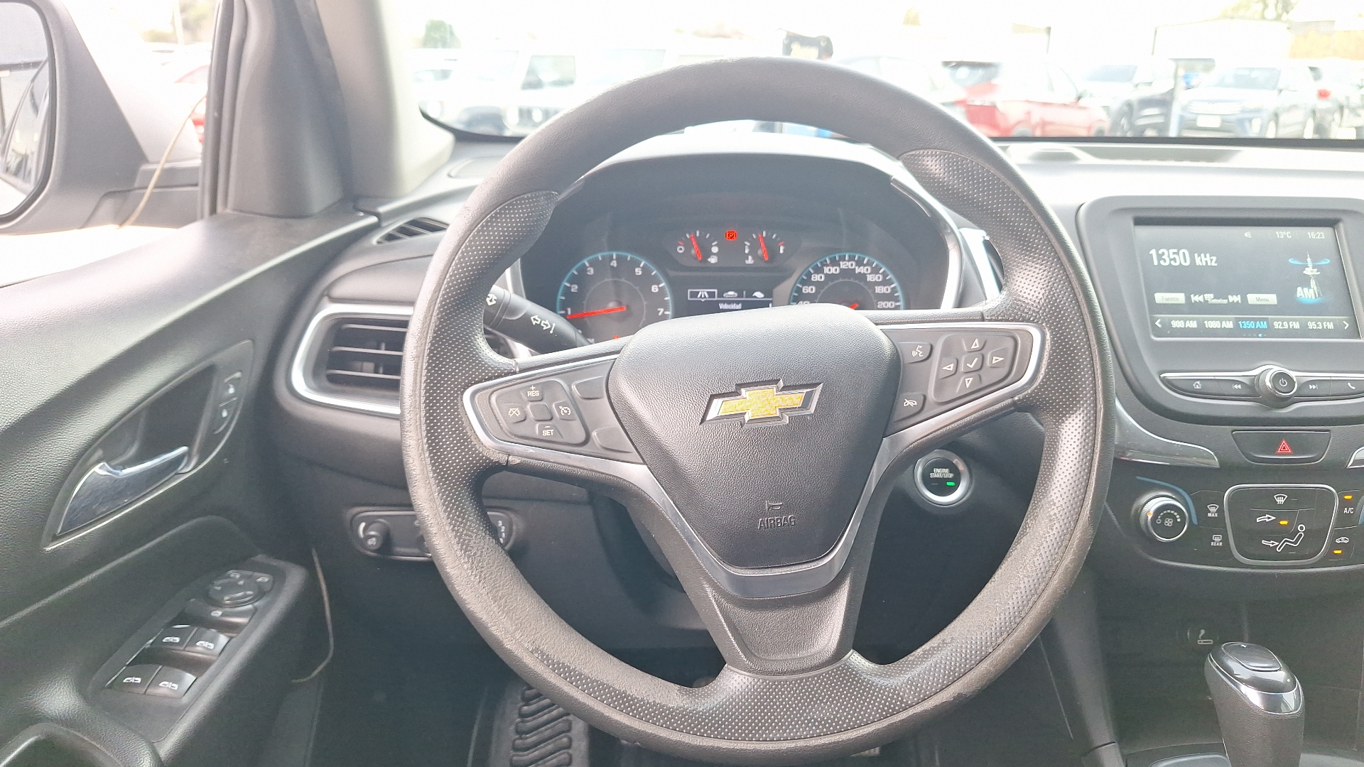 Chevrolet Equinox — foto 8 de 14