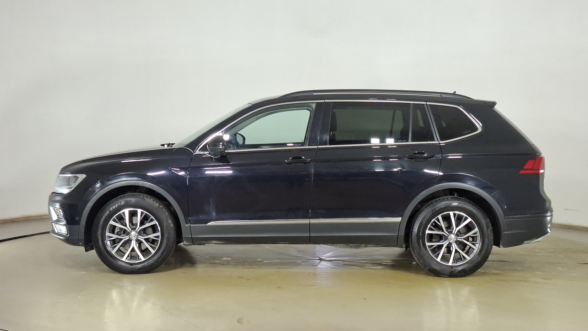 Volkswagen Tiguan — foto 7 de 17