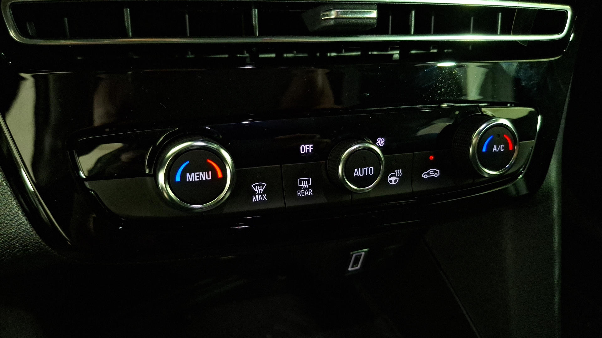 Opel Mokka — foto 15 de 16