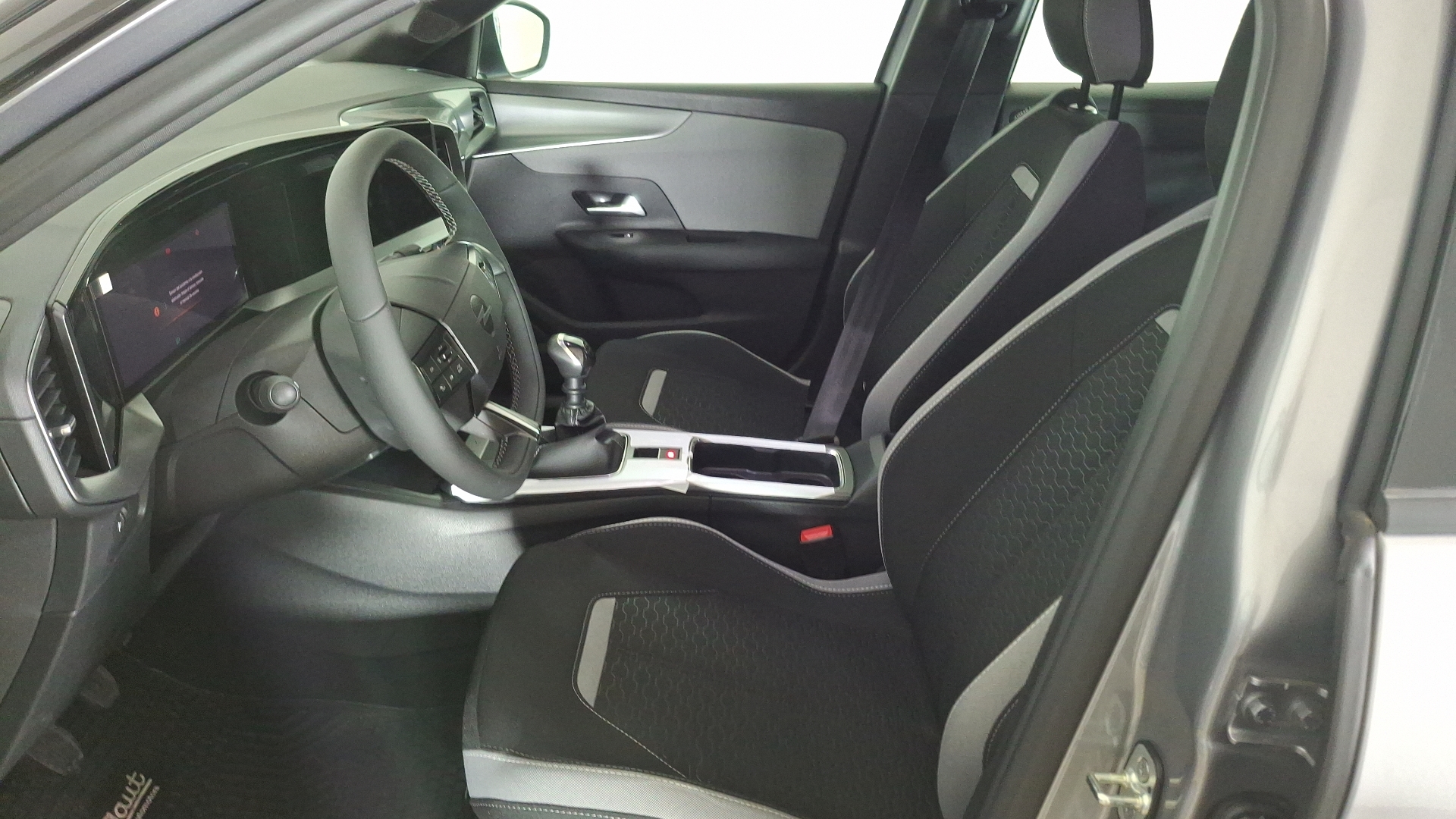 Opel Mokka — foto 13 de 16
