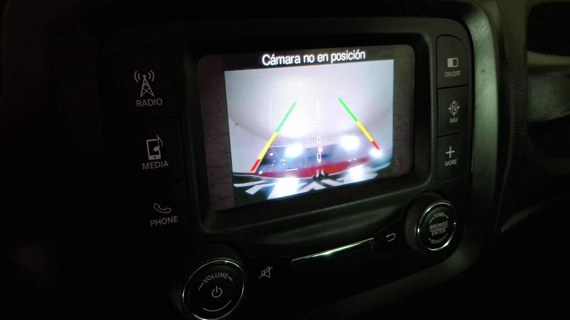 Jeep Renegade — foto 12 de 15