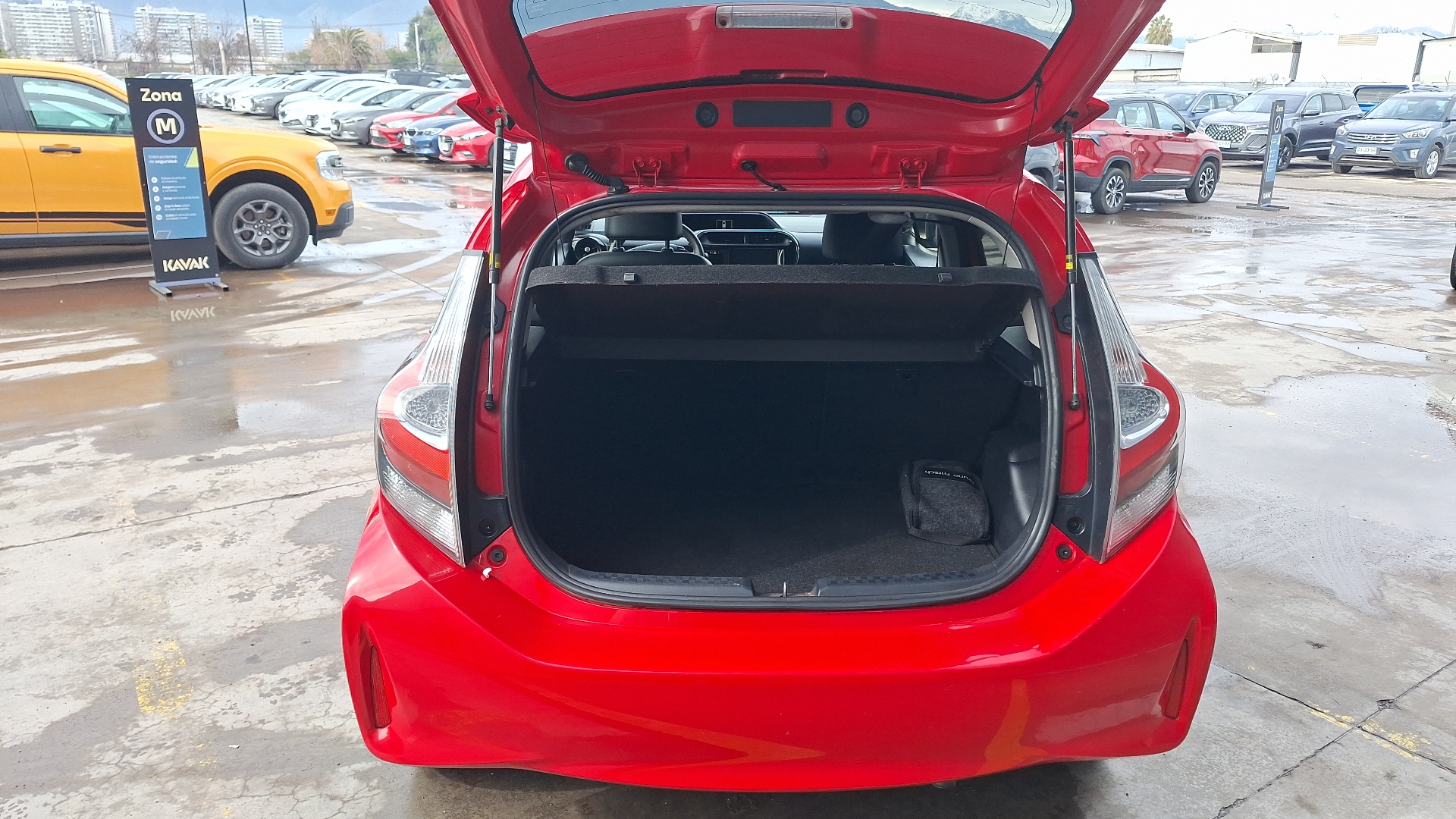 Toyota Prius — foto 4 de 15