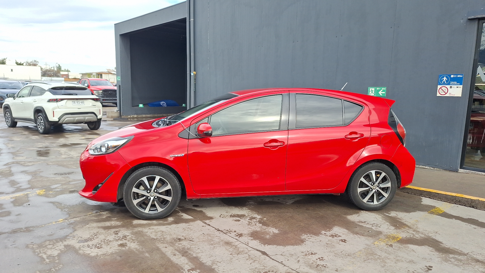 Toyota Prius — foto 2 de 15