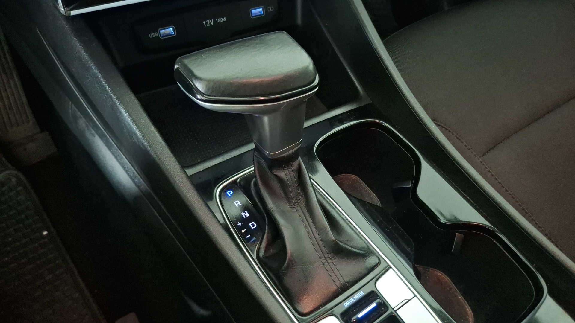 Hyundai Tucson — foto 11 de 16