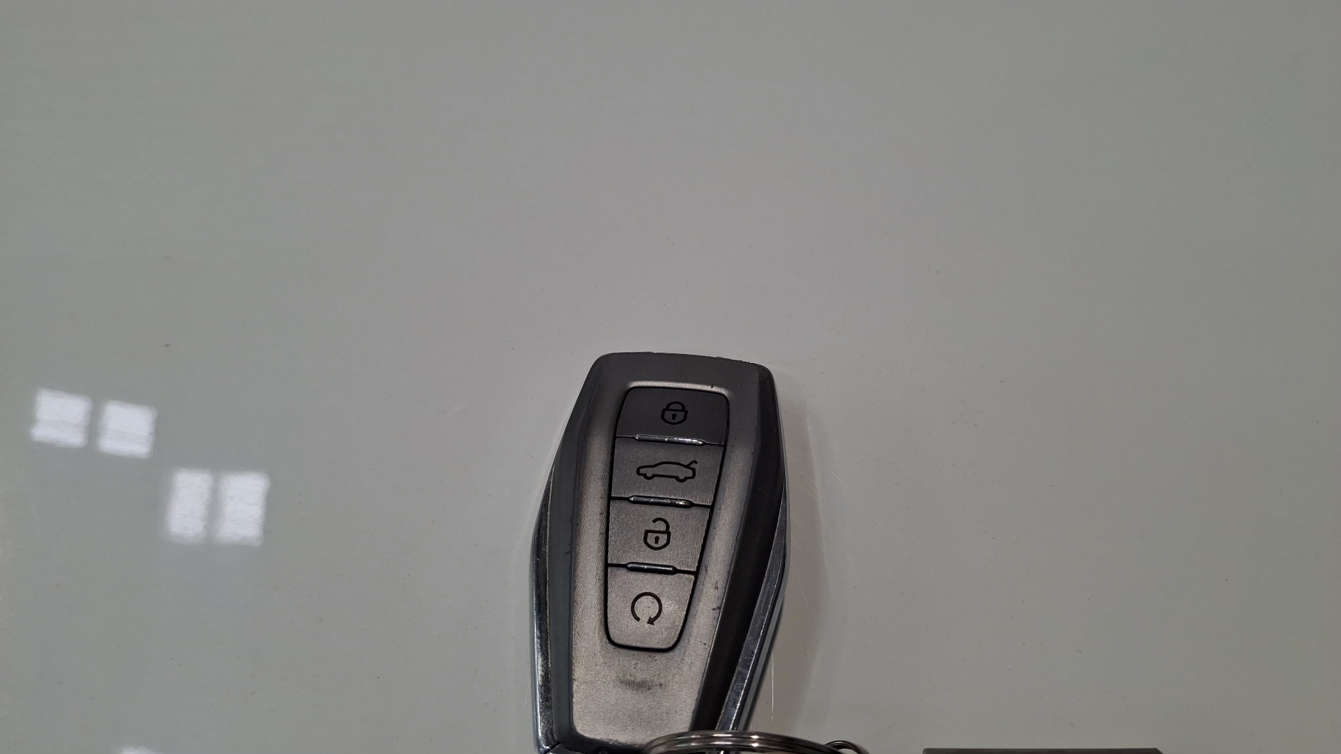 Geely Coolray — foto 17 de 17