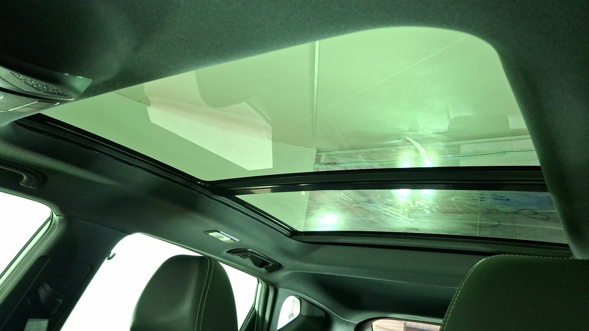 Geely Coolray — foto 13 de 17