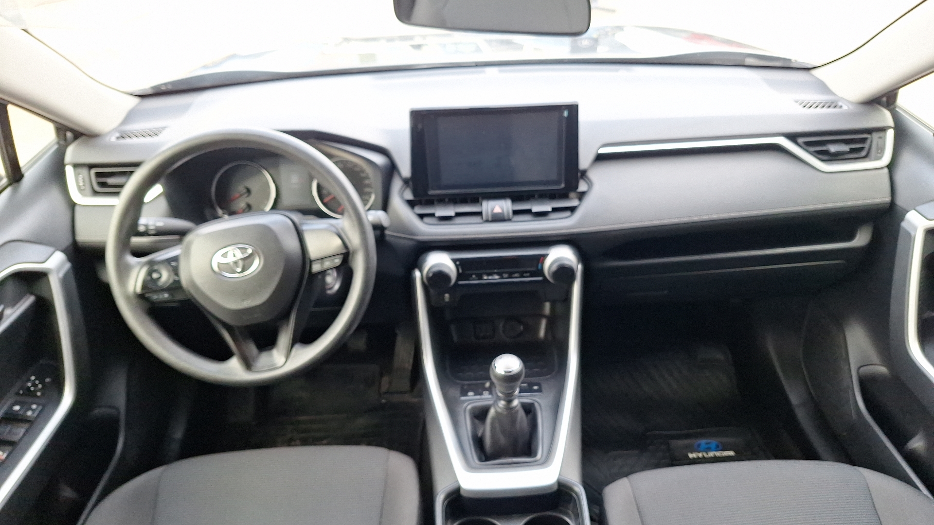 Toyota RAV4 — foto 6 de 15
