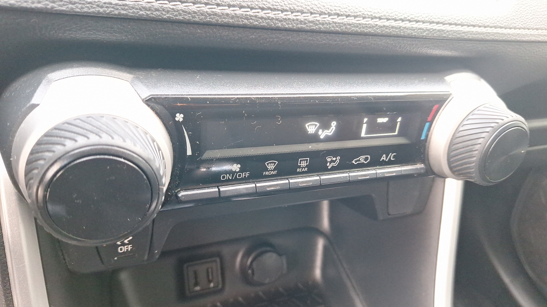 Toyota RAV4 — foto 15 de 15
