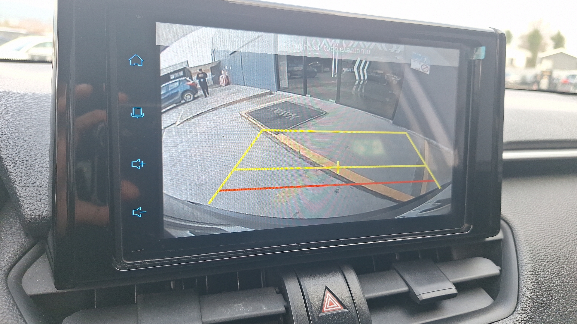 Toyota RAV4 — foto 12 de 15